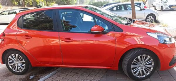 פיג'ו 208 Active Pro אוט' 1.2 (110 כ"ס) בנזין 2016 למכירה בהוד השרון