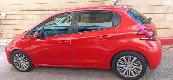 פיג'ו 208 Active Pro אוט' 1.2 (110 כ"ס) בנזין 2016 למכירה בהוד השרון