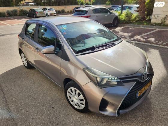 טויוטה יאריס Style אוט' 1.3 (99 כ"ס) בנזין 2015 למכירה בקרית מוצקין