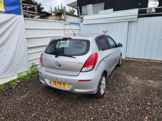 יונדאי i20 Inspire אוט' 1.4 (100 כ"ס) [2009-2015] בנזין 2013 למכירה בפתח תקווה