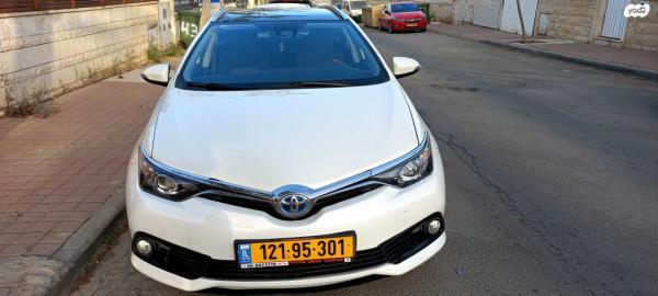טויוטה אוריס הייבריד TS Sky סטיישן הייבריד אוט' 1.8 (99 כ"ס) בנזין 2018 למכירה בבאר שבע