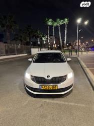 סקודה אוקטביה Style אוט' 1.0 5 דל' (115 כ''ס) בנזין 2018 למכירה בקר