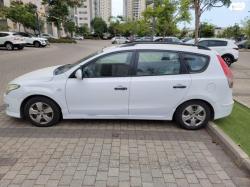 יונדאי i30CW Inspire סטיישן אוט' 1.6 (126 כ''ס) בנזין 2011 למכירה במו