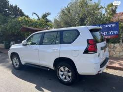 טויוטה לנד קרוזר ארוך 4X4 Select אוט' דיזל 7 מק' 2.8 (177 כ"ס) דיזל