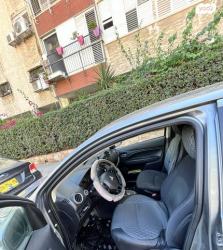 מיצובישי אטראז' Instyle אוט' 1.2 (80 כ"ס) בנזין 2016 למכירה בפתח ת