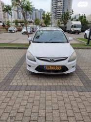 יונדאי i30CW Inspire סטיישן אוט' 1.6 (126 כ''ס) בנזין 2011 למכירה במו