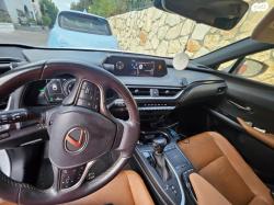 לקסוס UX UX250H Premium הייבריד אוט' 2.0 (152 כ''ס) בנזין 2021 למכירה ב