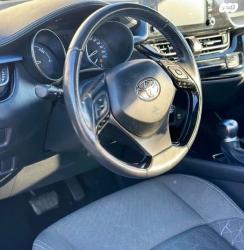 טויוטה C-HR Chic הייבריד אוט' 1.8 (98 כ"ס) בנזין 2020 למכירה ברחוב