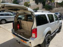 ניסאן פאת'פיינדר 4X4 LE אוט' דיזל 7 מק' 2.5 (171 כ''ס) דיזל 2007 למכ