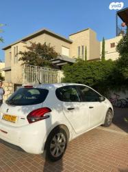 פיג'ו 208 Access Plus אוט' 1.2 (110 כ"ס) בנזין 2017 למכירה בפתח תקווה