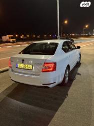סקודה אוקטביה Style אוט' 1.0 5 דל' (115 כ''ס) בנזין 2018 למכירה בקר