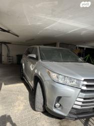 טויוטה היילנדר 4X4 LE אוט' 3.5 (295 כ''ס) בנזין 2018 למכירה בבני ב