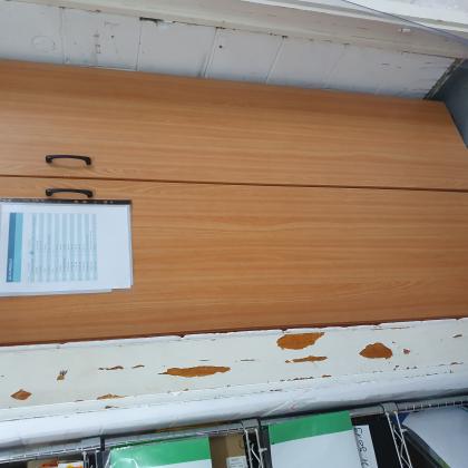 ריהוט משרדי במצב מעולה למכירה