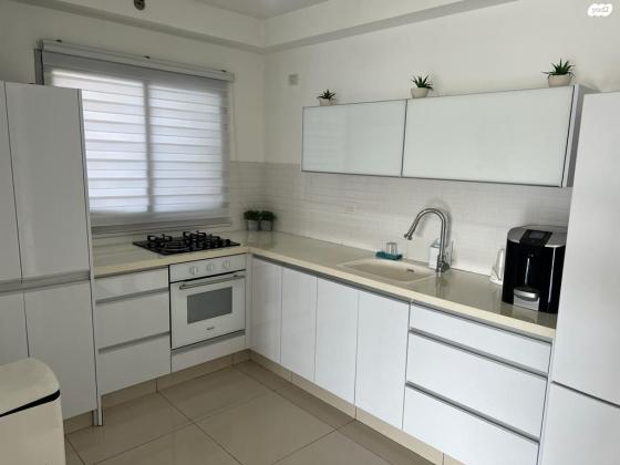 מבוא העירית 16 (רובע ח)