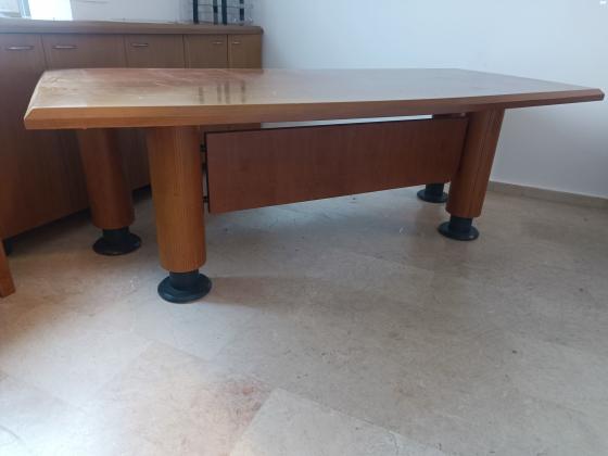 שולחן ישיבות/מנהליםבמצב חדשיש אפשרות ל...