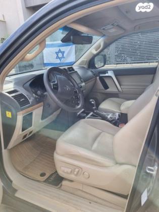 טויוטה לנד קרוזר ארוך Sahara אוט' 7 מק' דיזל 5 דל' 2.8 (204 כ"ס) דיזל 2022 למכירה בשובל