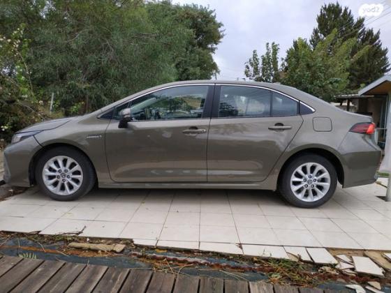 טויוטה קורולה הייבריד Comfort סדאן אוט' 1.8 (122 כ''ס) בנזין 2021 למכירה בשוהם