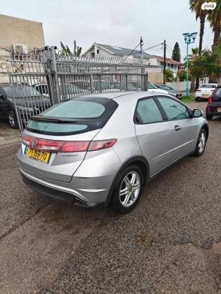 הונדה סיוויק האצ'בק החדשה Comfort אוט' 1.8 (140 כ''ס) בנזין 2011 למכירה בלוד