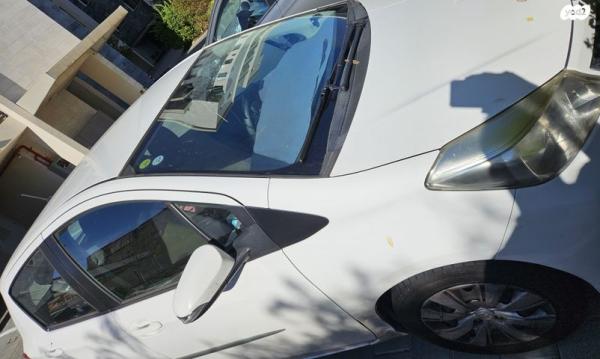 טויוטה יאריס Style אוט' 1.3 (99 כ"ס) בנזין 2013 למכירה בנהריה