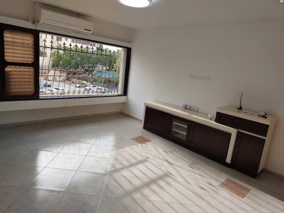 אלברט קיוסו 8 (מרכז יפו מערבית לשדרות ירושלים)