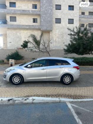 יונדאי i30 Inspire סטיישן אוט' 1.6 (135 כ"ס) בנזין 2013 למכירה בחדרה