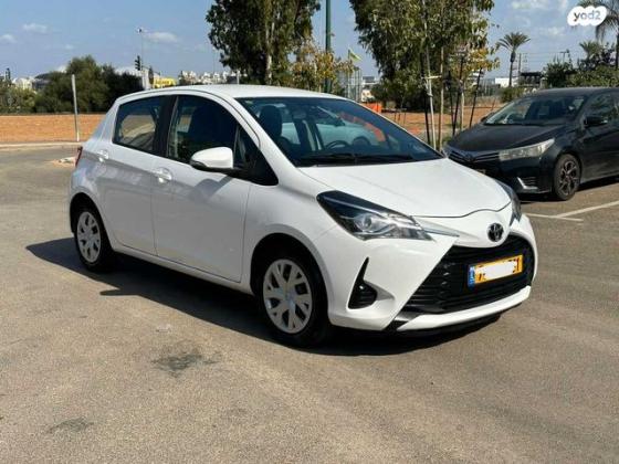 טויוטה יאריס Sol אוט' 1.5 (112 כ"ס) בנזין 2019 למכירה בנתניה