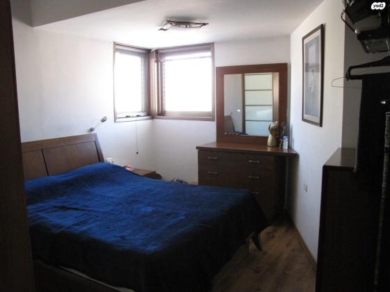 חרות 10 (שכונת הגפן)