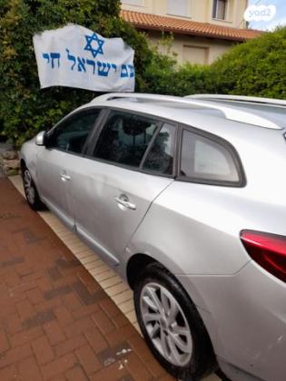 רנו מגאן אסטייט/ גראנד טור Expression אוט' 1.2 (132 כ''ס) בנזין 2016 למכירה במורשת