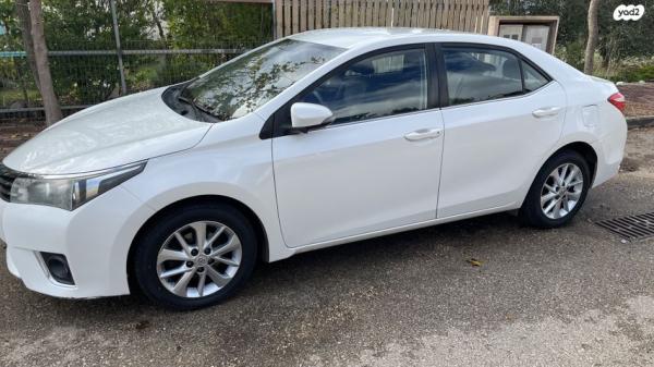 טויוטה קורולה GLI-FL אוט' 1.6 (132 כ''ס) [2013-2016] בנזין 2016 למכירה בקלע