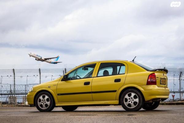 אופל אסטרה GSI הצ'בק אוט' 2.2 (147 כ"ס) בנזין 2001 למכירה ברמת גן