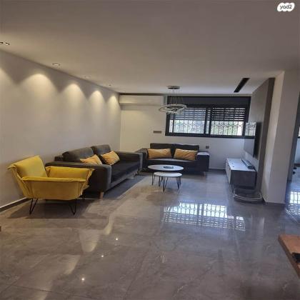 אליהו מרידור 75 (פסגת זאב מזרח)