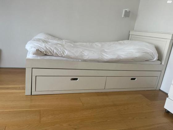 מיטת ילדים יפהפייה איכותית מאד