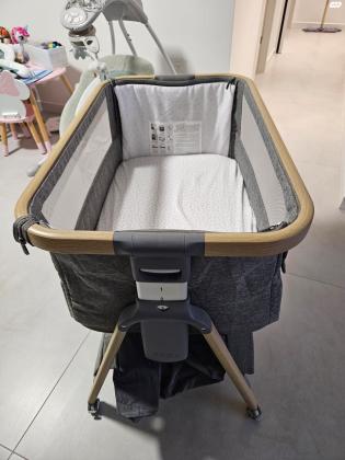 עריסת תינוק מפוארת עם מסגרת