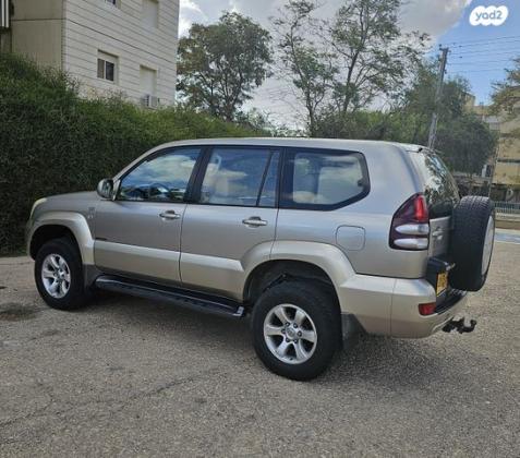טויוטה לנד קרוזר ארוך 4X4 Luxury אוט' 8 מק' 4.0 (250 כ''ס) בנזין 2004 למכירה בערד