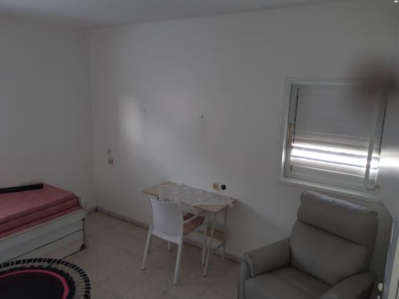 האדמו"ר מבעלזא 21 (רובע ג)