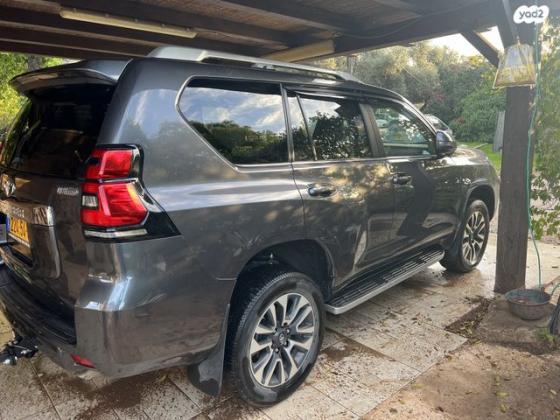 טויוטה לנד קרוזר ארוך Sahara אוט' 7 מק' דיזל 5 דל' 2.8 (204 כ"ס) דיזל 2023 למכירה במולדת