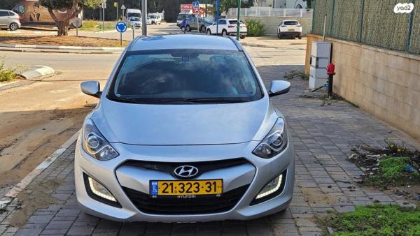 יונדאי i30 Inspire סטיישן אוט' 1.6 (135 כ"ס) בנזין 2014 למכירה בחדרה