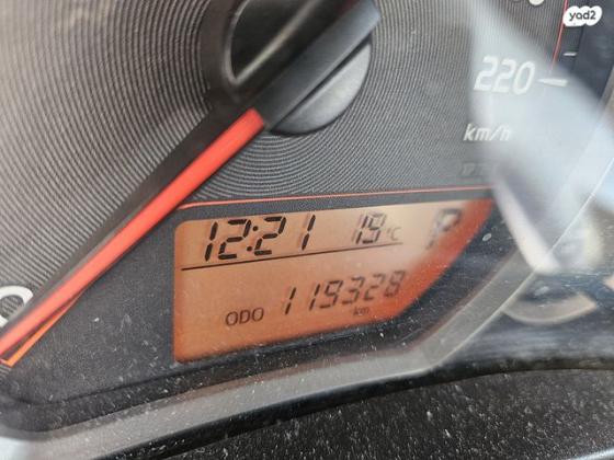 טויוטה יאריס Style אוט' 1.3 (99 כ"ס) בנזין 2013 למכירה בנהריה