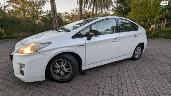 טויוטה פריוס GLI הייבריד אוט' 1.8 (99 כ"ס) בנזין 2010 למכירה בתל אביב יפו