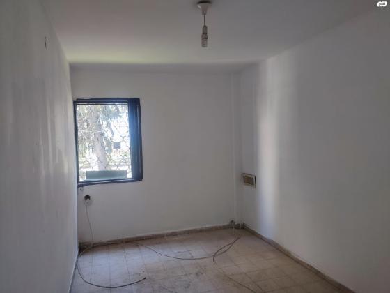 דרך זאב ז'בוטינסקי 55 (תל גיבורים)