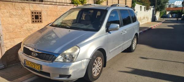 קיה קרניבל LX אוט' 7 מק' 2.7 (189 כ''ס) בנזין 2010 למכירה ברמת השרון