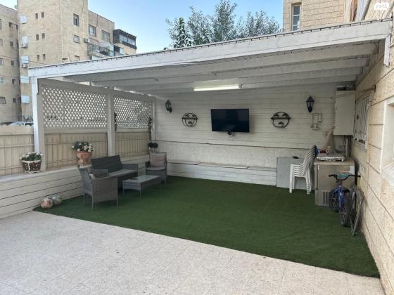 שדרות משה דיין 11 (פסגת זאב צפון)