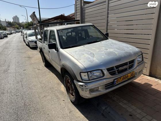 איסוזו איפון 4X4 4X4 DLX דאבל קבינה אוט' דיזל 3.1 (109 כ''ס) דיזל 2002 למכירה בנתניה