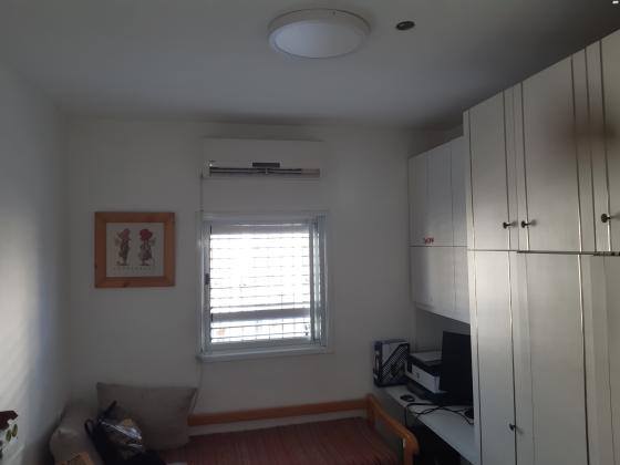 האדמו"ר מבעלזא 21 (רובע ג)