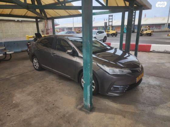 טויוטה קורולה 50th Edition אוט' 1.6 (132 כ"ס) בנזין 2017 למכירה בג'וליס