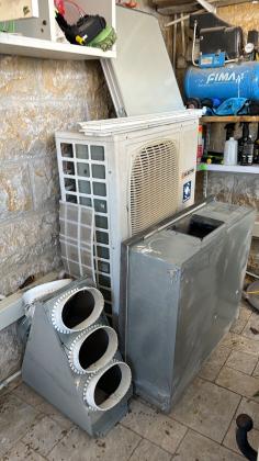 מזגן במצב מצויין מפורק לבוא ולקחת