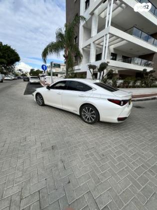 לקסוס ES300H Premium MM12 הייבריד אוט' 2.5 (178 כ''ס) בנזין 2021 למכירה בכפר ביאליק