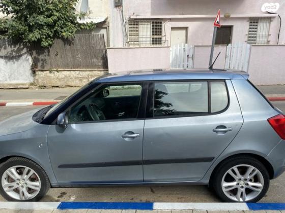סקודה פאביה Ambiente אוט' 1.2 (105 כ''ס) בנזין 2010 למכירה בתל אביב יפו