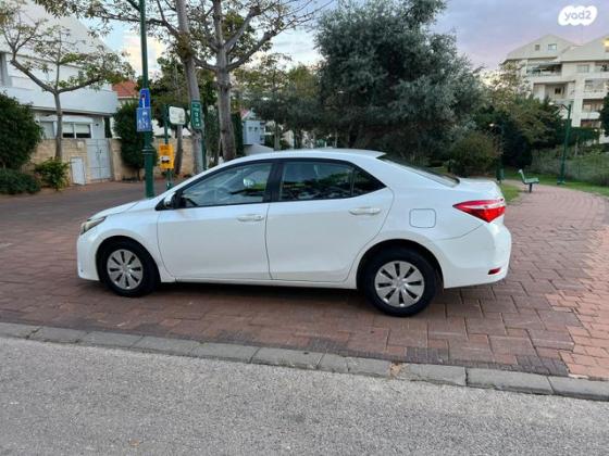 טויוטה קורולה Sun אוט' 1.6 (132 כ"ס) בנזין 2014 למכירה בתל אביב יפו