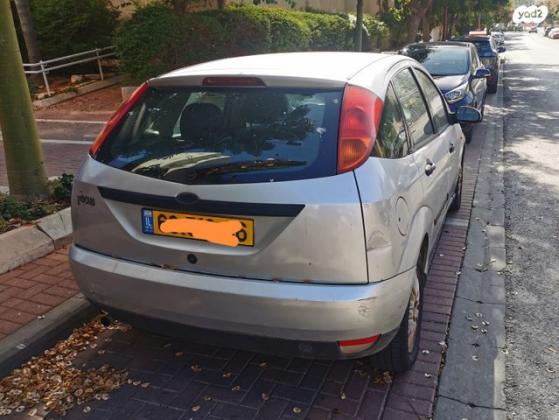 פורד פוקוס GLX הצ'בק אוט' 1.6 (100 כ"ס) בנזין 2002 למכירה ברחובות